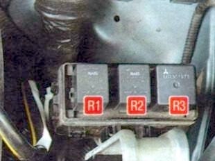 Mitsubishi Outlander Xl (2007-2012) - skrzynka bezpieczników i przekaźników