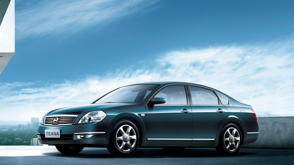 Nissan Teana (J31) (2003-2008) - skrzynka bezpieczników i przekaźników