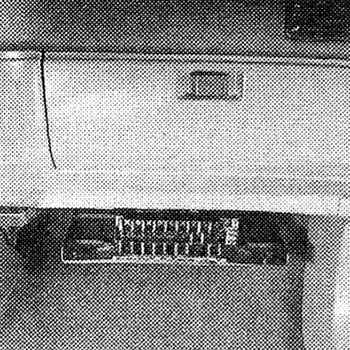 Renault 19 (1994-2000) - skrzynka bezpieczników i przekaźników