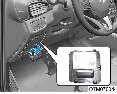 Hyundai Santa Fe (2019-2020) - skrzynka bezpieczników i przekaźników