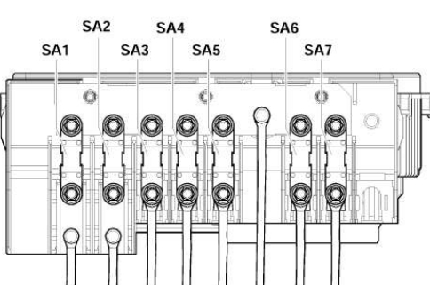 Volkswagen Touran I i II (2003-2015) - skrzynka bezpieczników i przekaźników