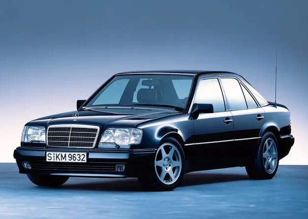 Mercedes-Benz Klasa E W124 (1984-1996) - skrzynka bezpieczników i przekaźników