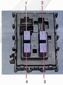 Nissan Almera Classic B10 (2006-2013) - skrzynka bezpieczników i przekaźników