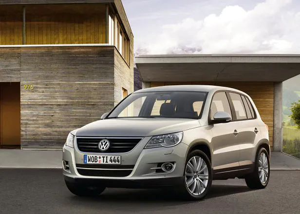 Volkswagen Tiguan I (2007-2016) - skrzynka bezpieczników i przekaźników