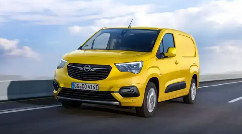 Opel Combo E (2022-2023) - skrzynka bezpieczników i przekaźników
