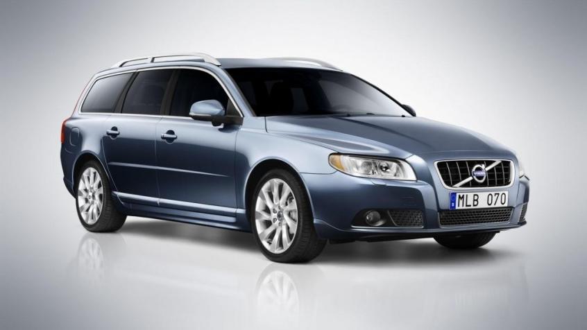 Volvo V70 i XC70 (2012) - skrzynka bezpieczników i przekaźników