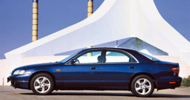 Mazda Xedos 9 (1993-2003) - skrzynka bezpieczników i przekaźników